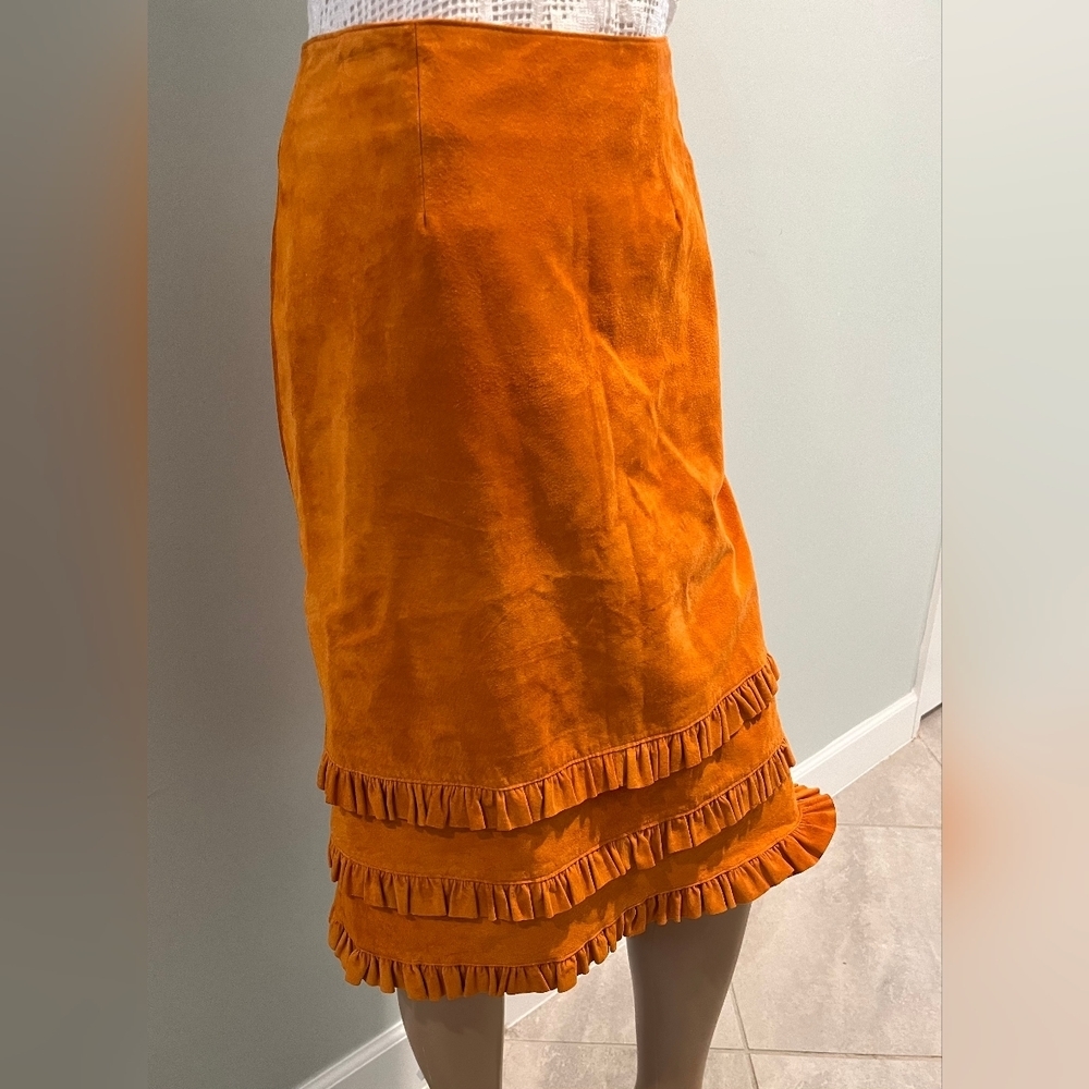 Vintage Wilson Maxima‎ Suede Skirt With Ruffle Accents  Size 6 NWT
